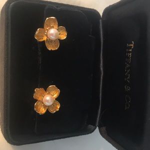 Tiffany gold and pearl dogwood Earrings.